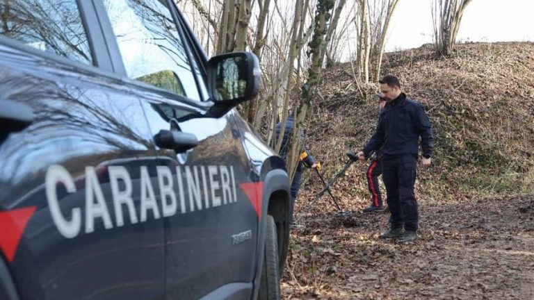Shqiptari u gjet i masakruar me thikë në pyll, mediat italiane: Dyshohet se kishte lidhje me të njëjtën gjini, u gjet në pyll nga…