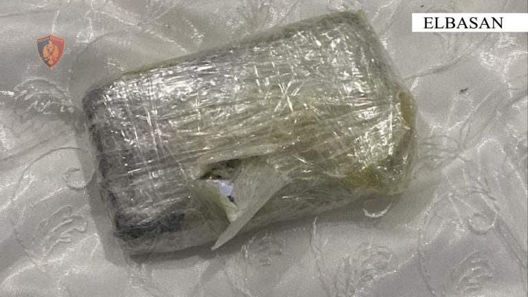 Elbasan/ Ishte shpallur në kërkim, arrestohet një person