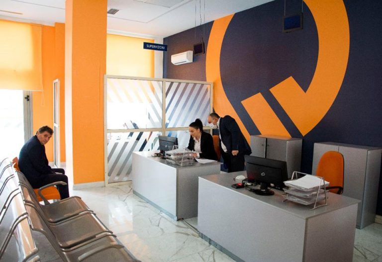 50% e familjeve shqiptare nuk e përballojnë një shpenzim emergjent