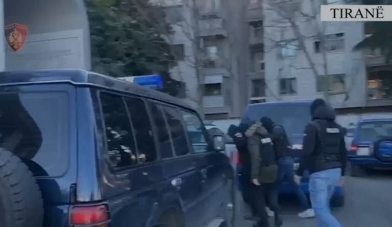 Operacion me shkallë të gjerë/ Policia zbarkon në Tiranë, Durrës, Fier e Vlorë. Kontrolle dhe urdhër-arreste, detajet e para