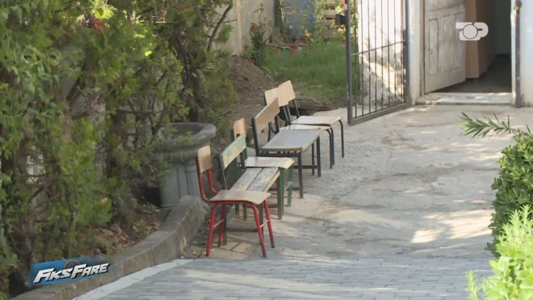 Prrenjas, 433 nxënës prej një viti mësimin e zhvillojnë në lokale dasmash! Ministria nuk miraton projektin për ndërtimin e shkollës
