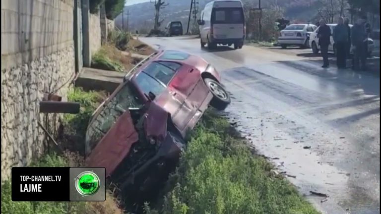 Makina përfundoi në kanal, pamjet nga aksidenti, mbetën të plagosur babai dhe vajza