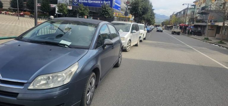 Shkallon policia e Elbasanit! Gjoba me telefon nga palestra?  Denoncimi i Muratajt