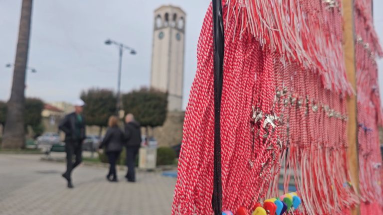 Video/ ELBASANI, GATI PËR TË PRITUR 14 MARSIN, DITËN E VERËS!