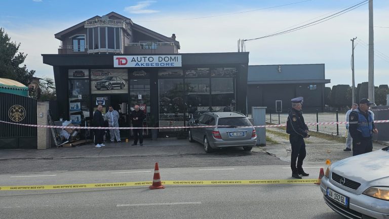 Breshëria e plumbave mbi biznesin në Shijak dhe plagosja e 36-vjeçarit, zbardhet ngjarja, pranga pronarit, dy në kërkim