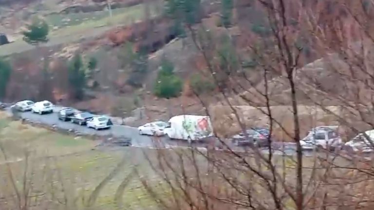 Çahet rruga Librazhd-Pogradec. Policia apel për kujdes