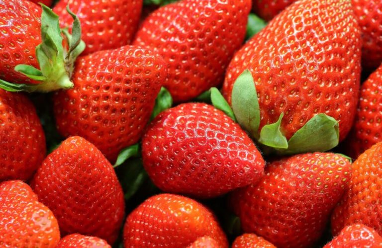 7 Arsye Pse Duhet të Hani më Shumë Luleshtrydhe Tani