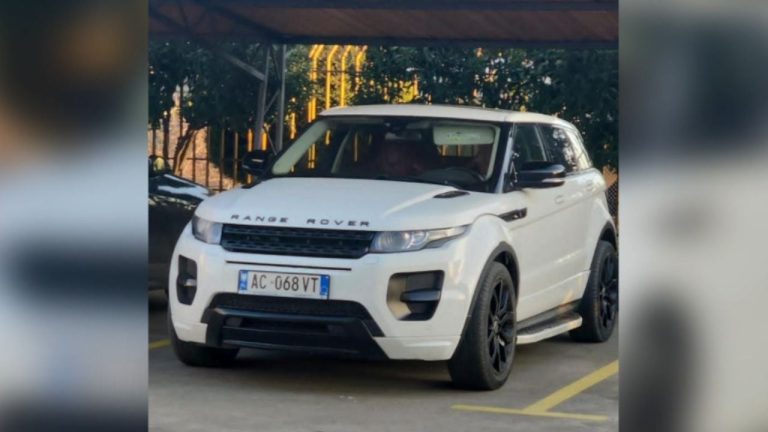 Vidhet makina “Range Rover” e sapoblerë në Durrës, pronari ofron shpërblim kujtdo që ka informacion