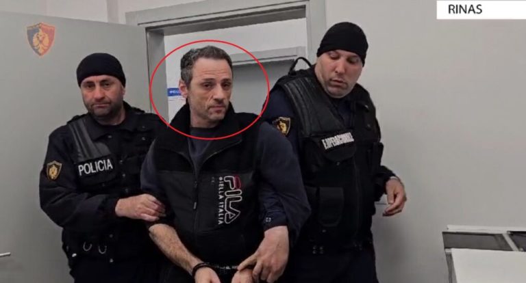 I dënuar me burgim të përjetshëm/ U ekstradua nga Koreja e Jugut, pamjet kur 50-vjeçari mbërrin në Rinas