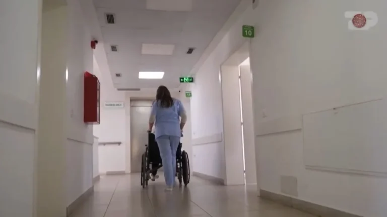 Dëshmia prekëse: Burri u gëzua që isha me kancer, më kapte si leckë…