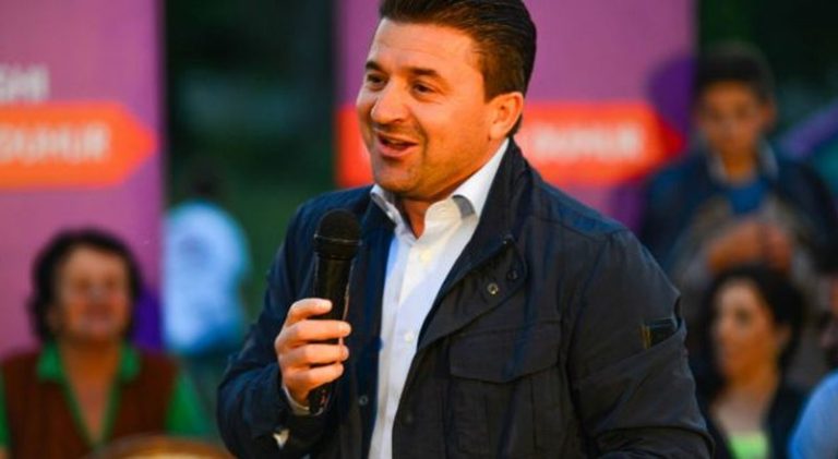 Ish kryebashkiaku i Kavajës Ervis Roshi paraqitet në SPAK