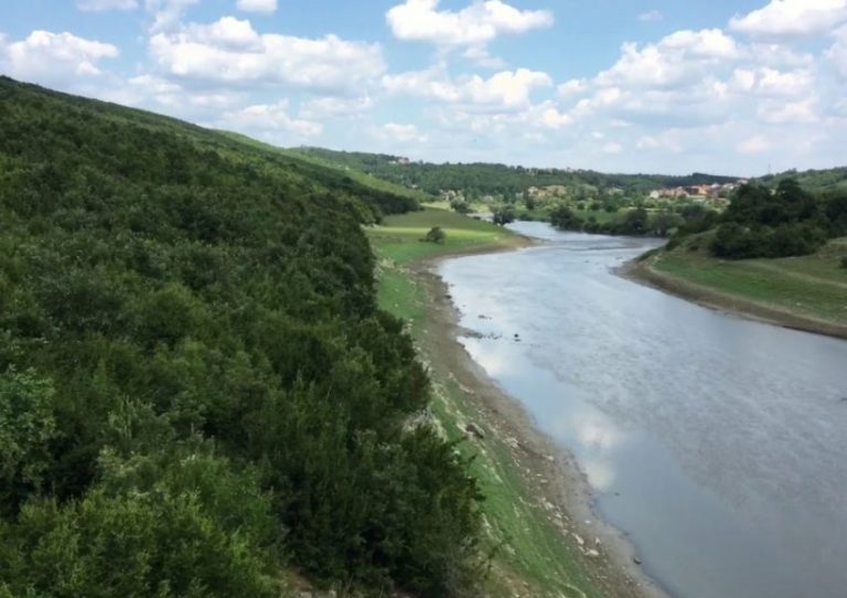 E rëndë në Milot, 22-vjeçari mbytet në lumin Mat, dyshohet se…