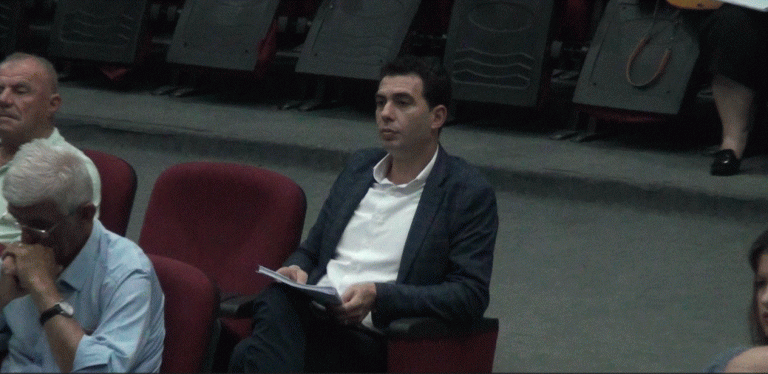 MURATAJ MBRON INTERESAT E QYTETARËVE TË ELBASANIT (VIDEO)