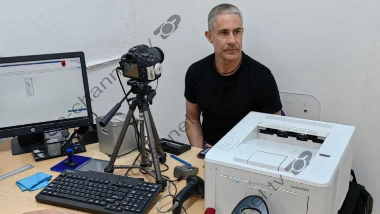 Foto/ Trajneri i Kombëtares, Silvinjo, aplikon për pasaportën shqiptare në Lushnjë