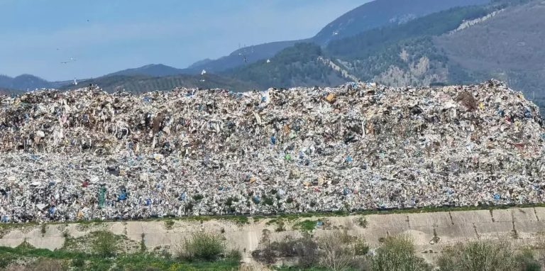 Katastrofa mjedisore në Elbasan! Kryeministri dhe Ministritë e linjës kanë dijeni.