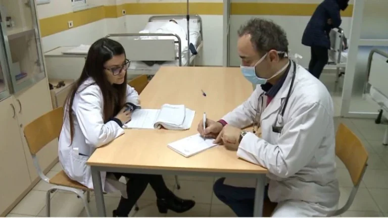 Largimi i bluzave të bardha, Urdhri i Mjekut: Ulen kërkesat për “certifikatën e sjelljes së mirë”