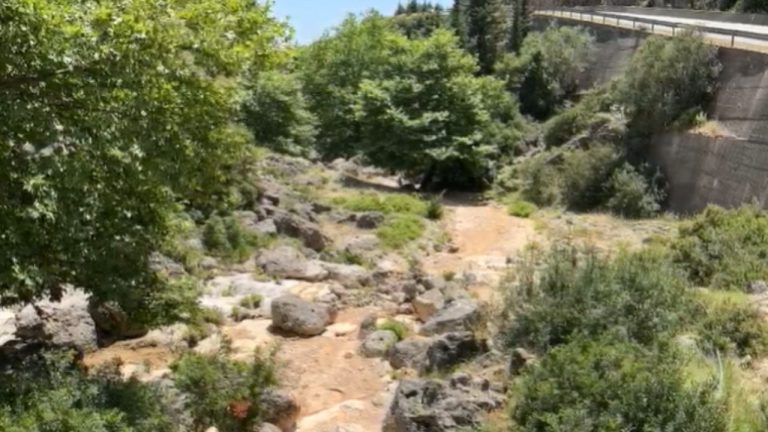 U vra nga pronari i hotelit/ Pamje nga zona ku u gjet Erald Nevruzi, trupi ende në vendngjarje