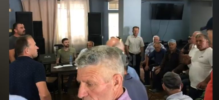 Banorët e fshatit Dëshiran në Belsh kundër bashkisë që do të japi pyllin e fshatit tek privati