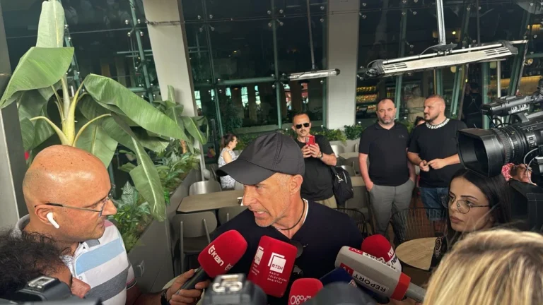 Përfunduan rrugëtimin në Euro24, kuqezinjtë mbërrijnë në Rinas: Merituam më shumë! Silvinjo: Ndihem krenar!