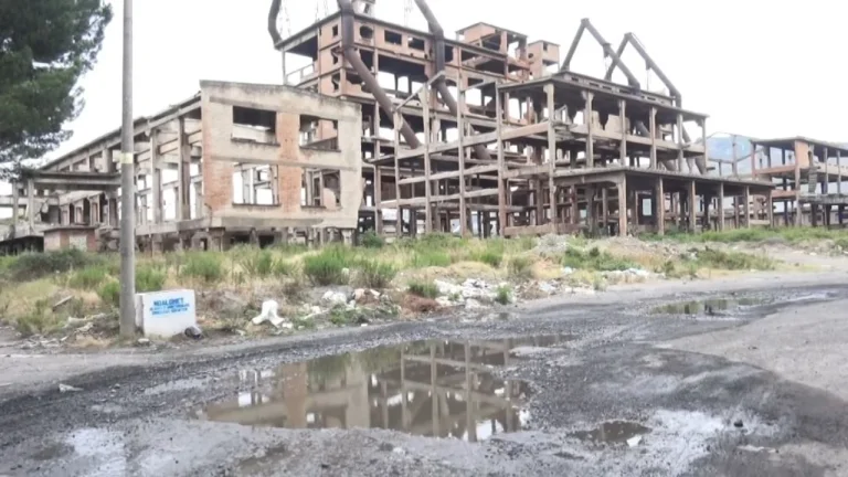 Pasojat e Metalurgjikut! Kompanitë shkelin ende rregullat, në 30 vite nuk është punuar për detoksifikimin