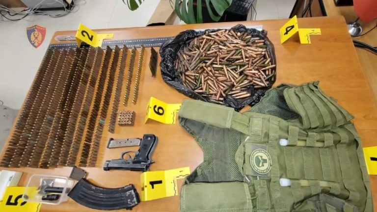 Elbasan/ Policia sekuestron municion luftarak.Arrestohet një 28-vjeçar