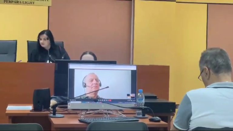 Video/ Dritan Dajti kërkon lirinë, nis seanca në Gjykatën e Elbasanit