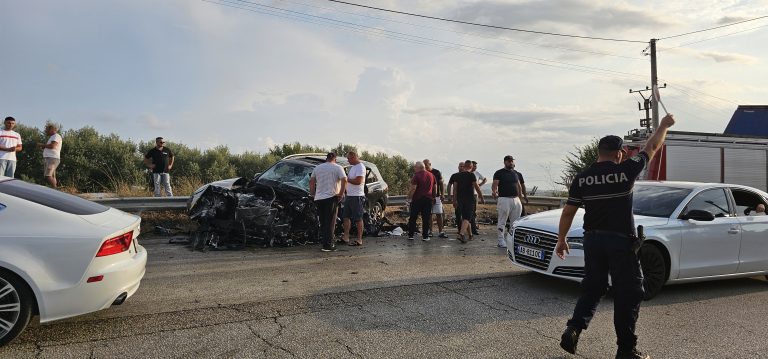 Aksident në aksin Elbasan-Peqin/ Kamioni përplaset me makinën, lëndohet një person