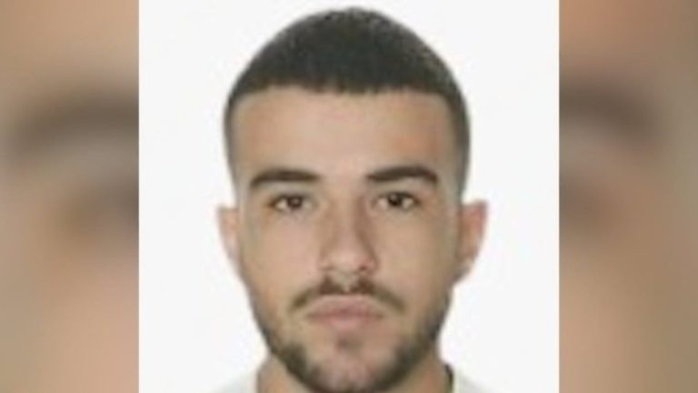 FOTO/ Pas sherrit, shpallet në kërkim futbollisti i Laçit