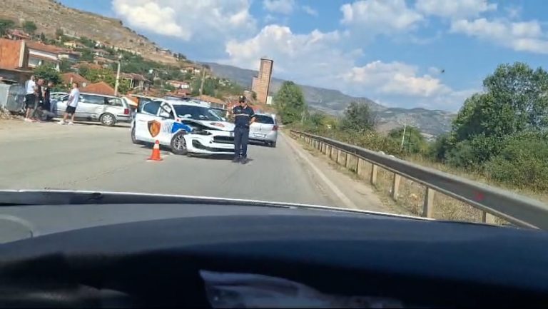 Prrenjas/ Aksidentohet makina e policisë