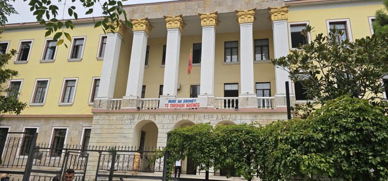 Kryetari I PSD Elbasan, Erion Murataj uron fillimin e vitit të ri shkollor