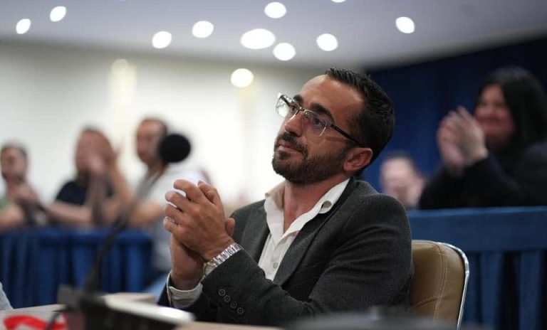 PD ELBASAN “VRET VETEN” POLITIKISHT!