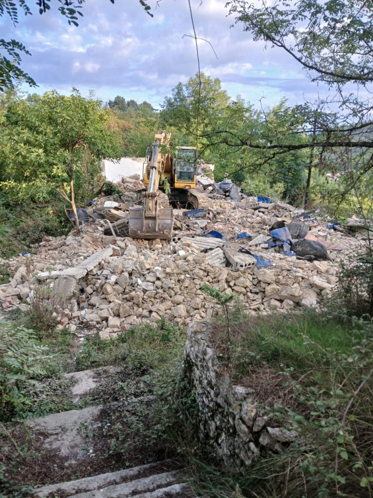 Video/ Pas denoncimit të Muratajt ,fillon puna për shkollën në Tregan