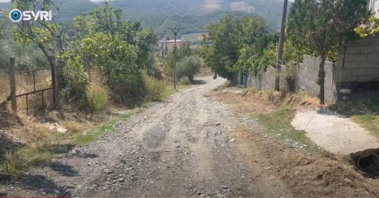 Elbasan, fshati Kodra Bujaras pa investime, banorët: Të sëmurët i çojmë në spital me traktor