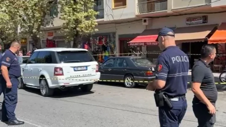 Tentuan të vrisnin një 33-vjeçar në Shkodër, në pranga babë e bir