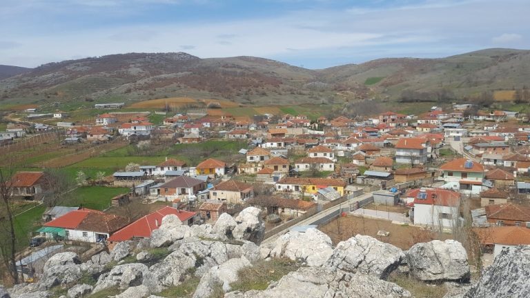 Humbi gjurmët duke kërkuar djalin, babai i 27-vjeçarit gjendet në malin e Pashtrikut në gjendje të rënduar fizike e psikologjike