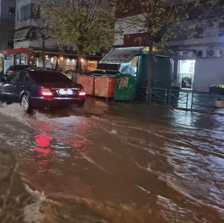 Video/ Probleme nga moti i keq në Elbasan