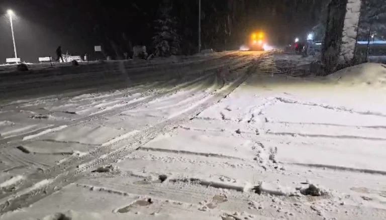 Reshje dëbore dhe orteqe në qarkun e Shkodrës, bllokohet aksi Qafë Thore – Theth, ARRSH apel shoferëve