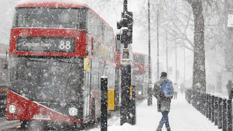 Vazhdon moti i keq në Gjermani, aeroporti i Berlinit mbyllet për shkak të ngricave