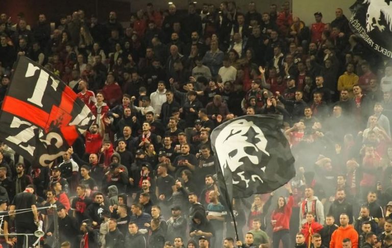 Kënga “Mora Fjalë” e ndaluar të këndohet në stadiume? Reagimi i “Tifozëve Kuq e Zi”: Askush nuk na imponon dot asgjë!