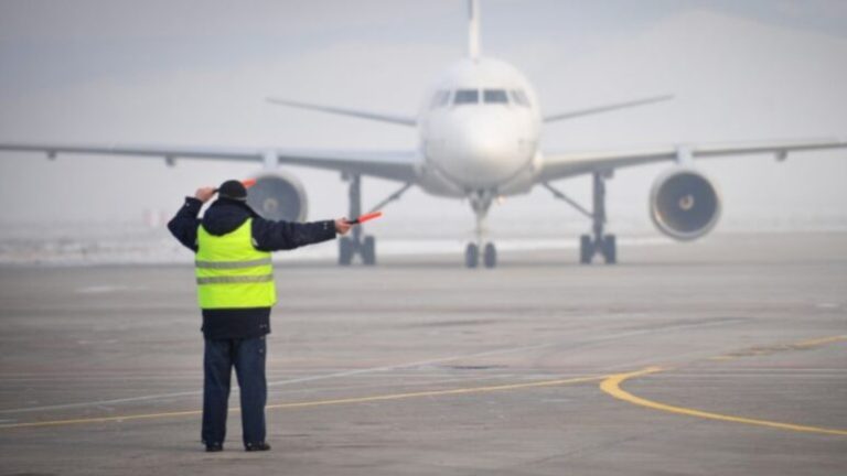 6 minuta larg tragjedisë, avionit i mbaron karburanti në ajër