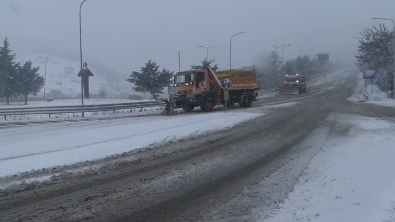 Moti i keq dhe dëbora “pushtojnë” Librazhdin, Prrenjasin , Gramshin dhe një pjesë të Elbasanit