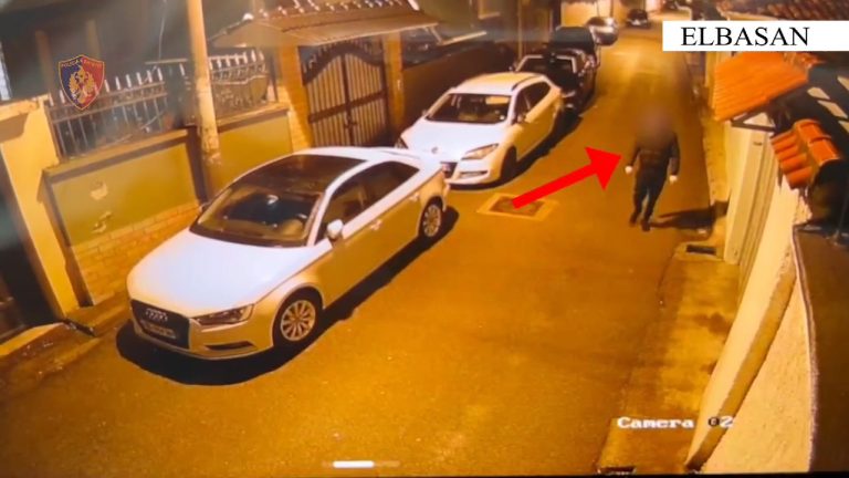 Elbasan/ I vuri zjarrin një makine,kapet dhe vihet në pranga autori