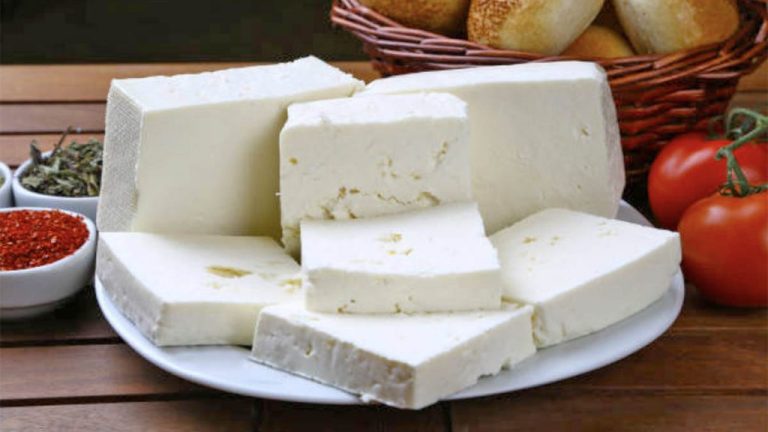 Të Hash Djathë Çdo Ditë – Ndikimet në Shëndetin e Zemrës