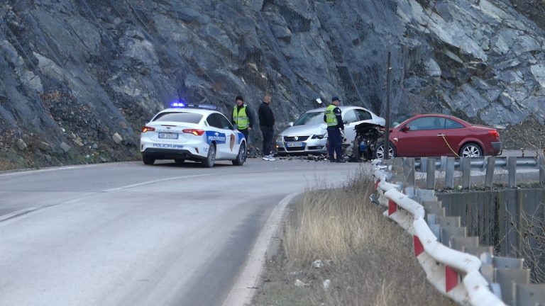 Policia e Elbasanit vë në pranga shoferët që u përfshinë në aksidente dje