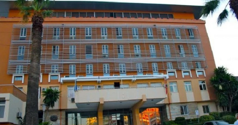 Ishte shpallur në kërkim për shpërdorim detyre, ndalohet hartografi i Kadastrës në Durrës