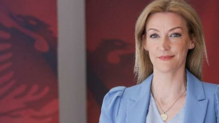 Dhunoi shefin e financës, shkarkohet drejtoresha e Spitalit të Dibrës, Irini Shehu