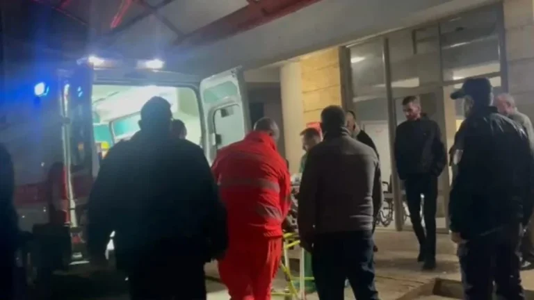 Detaje të reja nga plagosja në Korçë/ Para dy javësh doli nga burgu i Peqinit, 26 vjeçari ndodhet në koma