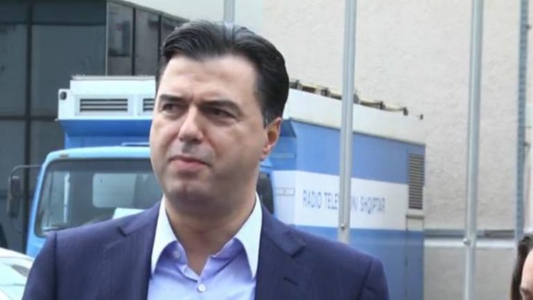 Basha i mbyll derën të përjashtuarve nga PD.”Nuk kemi nevojë për servila”