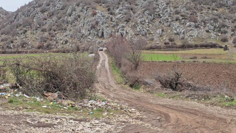 ERION MURATAJ DENONCON HARRESËN E FSHATIT QERRET NE ELBASAN