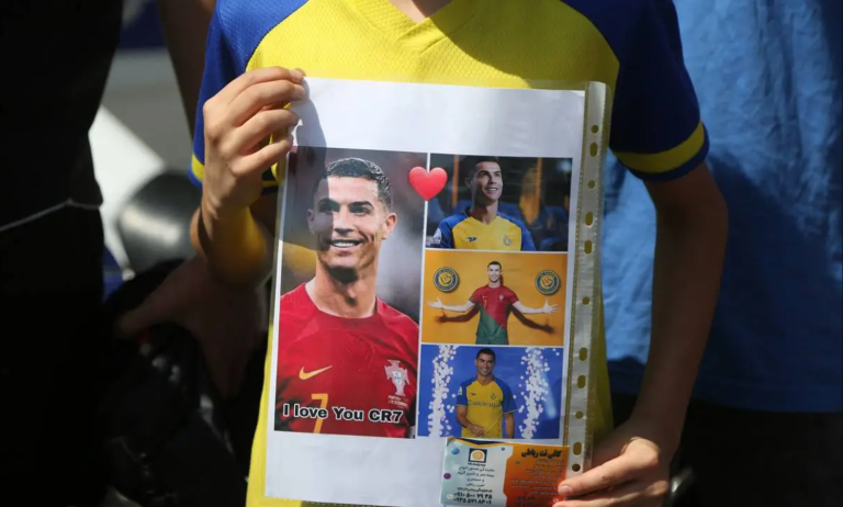 Irani “frikëson” Ronaldon/ CR7 rrezikon dënimin, 1 vit më parë puthi një grua në Teheran